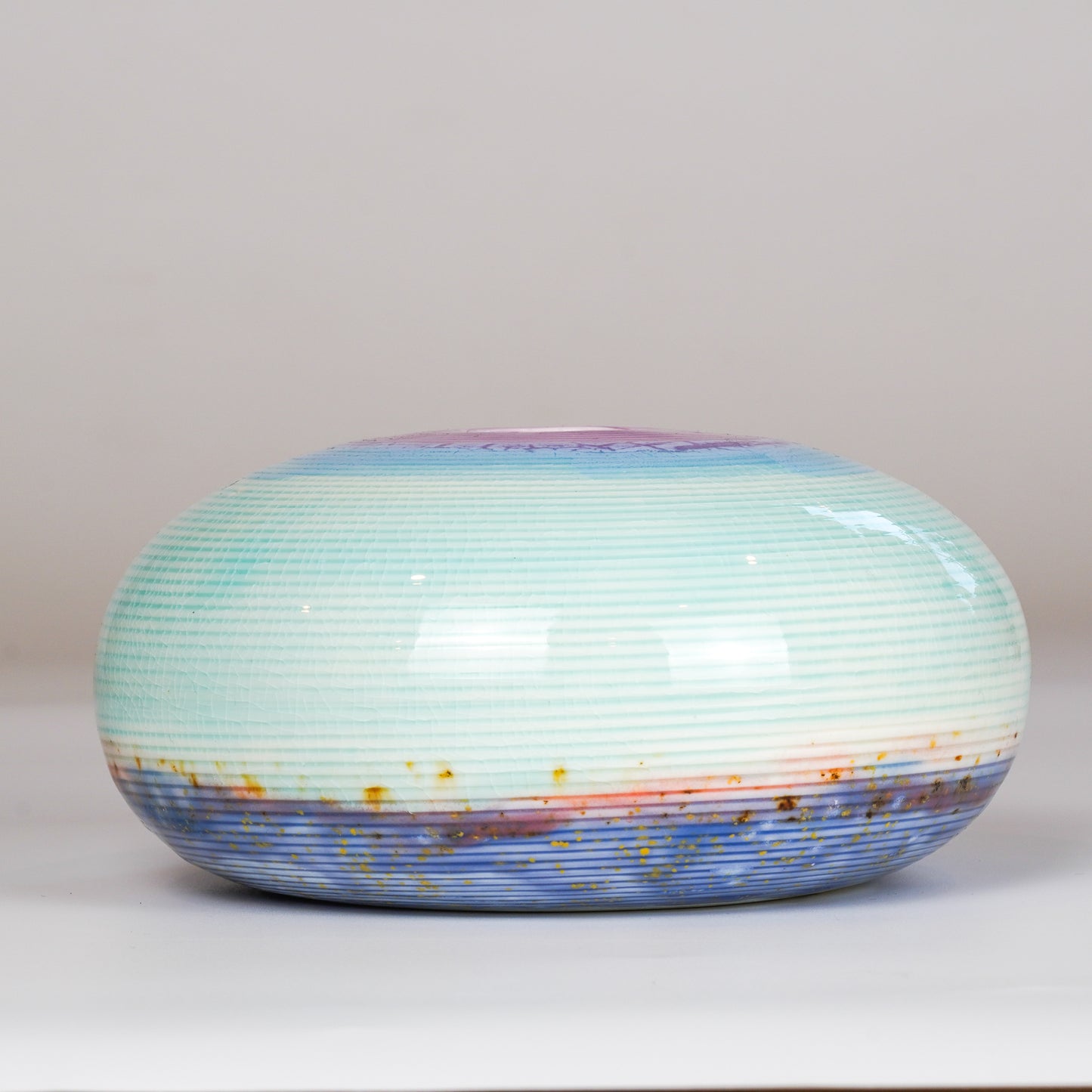 Flying saucer bud vase